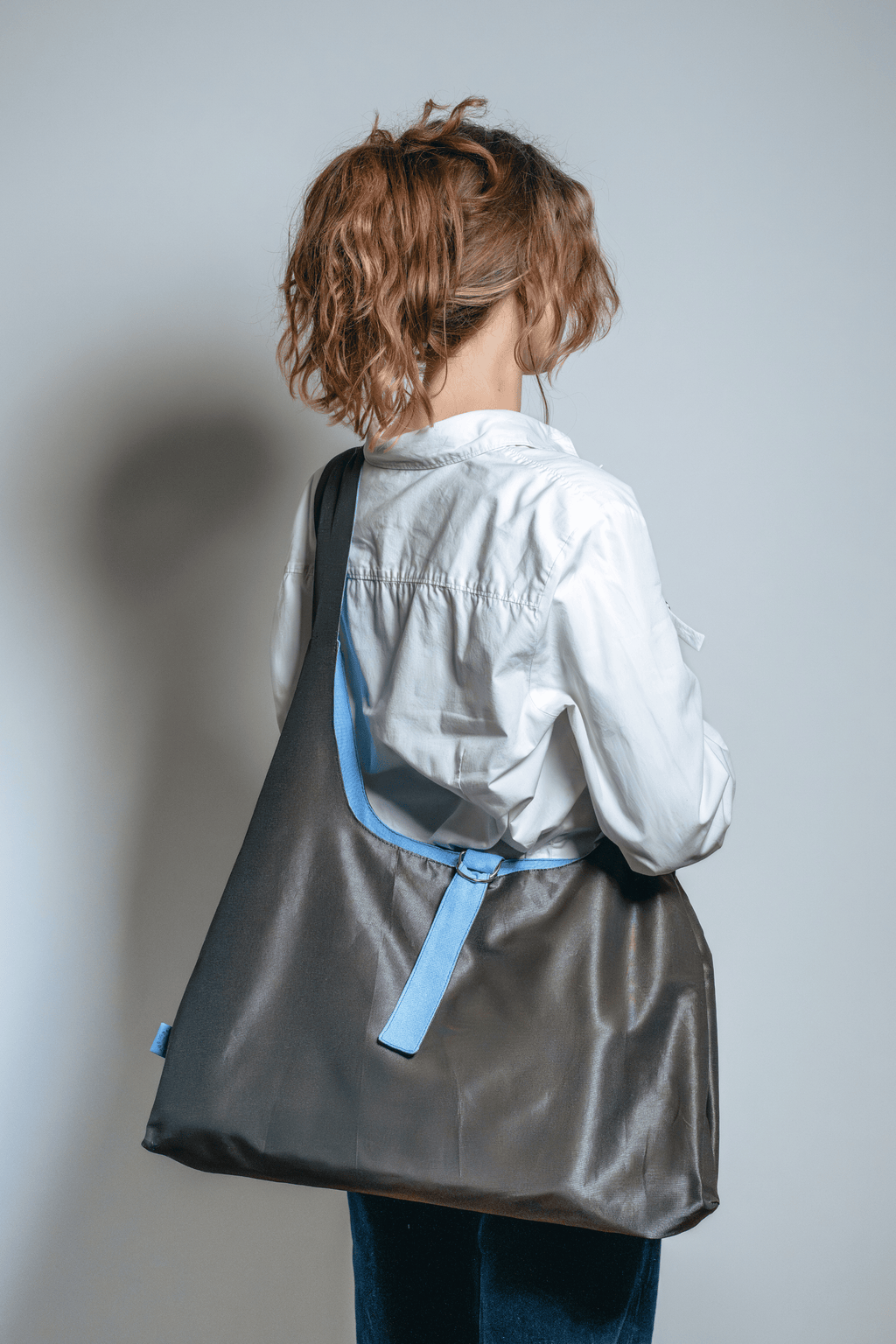 Reversible Sling Bag Blue x Anthracite