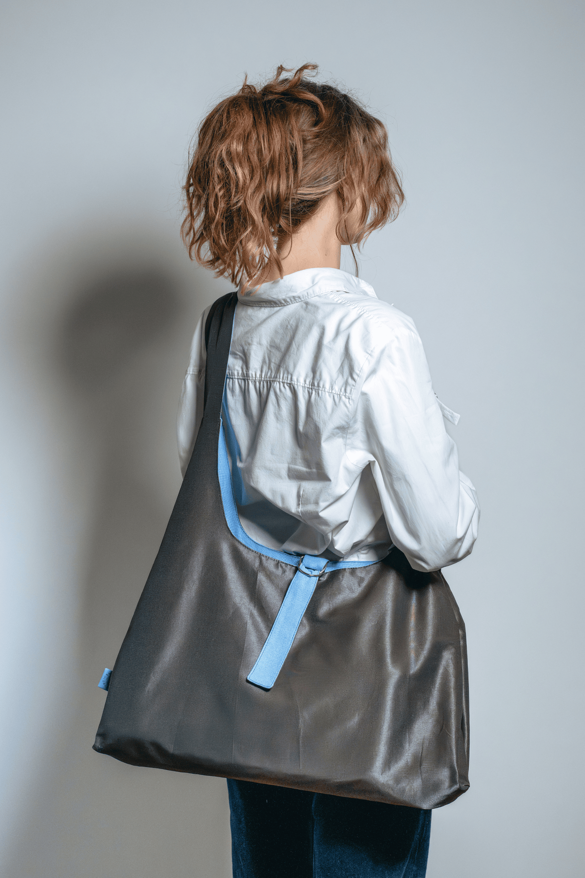Reversible Sling Bag Blue x Anthracite