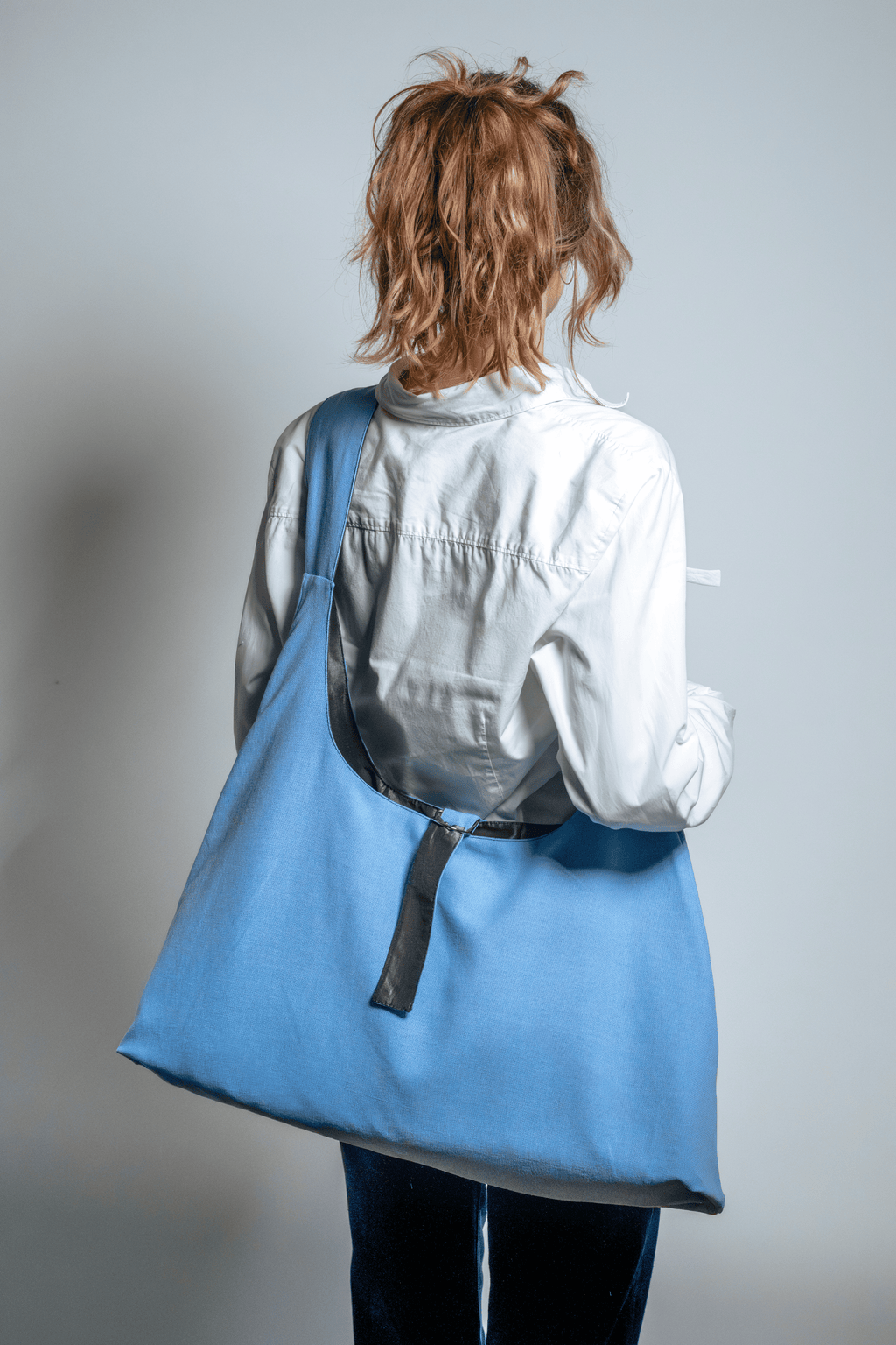 Reversible Sling Bag Blue x Anthracite